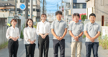 スタッフ集合写真