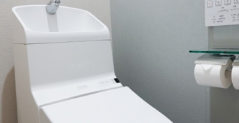 タンク付きトイレ