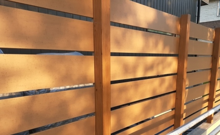 目隠しフェンス